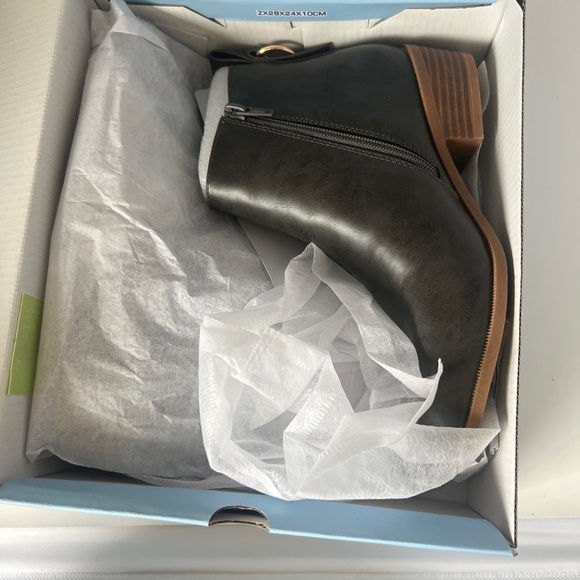 PiePieBuy Women's Pointed Toe Ankle Boots Chunky Stacked Low Heel V Cut Side - Picture 5 of 7